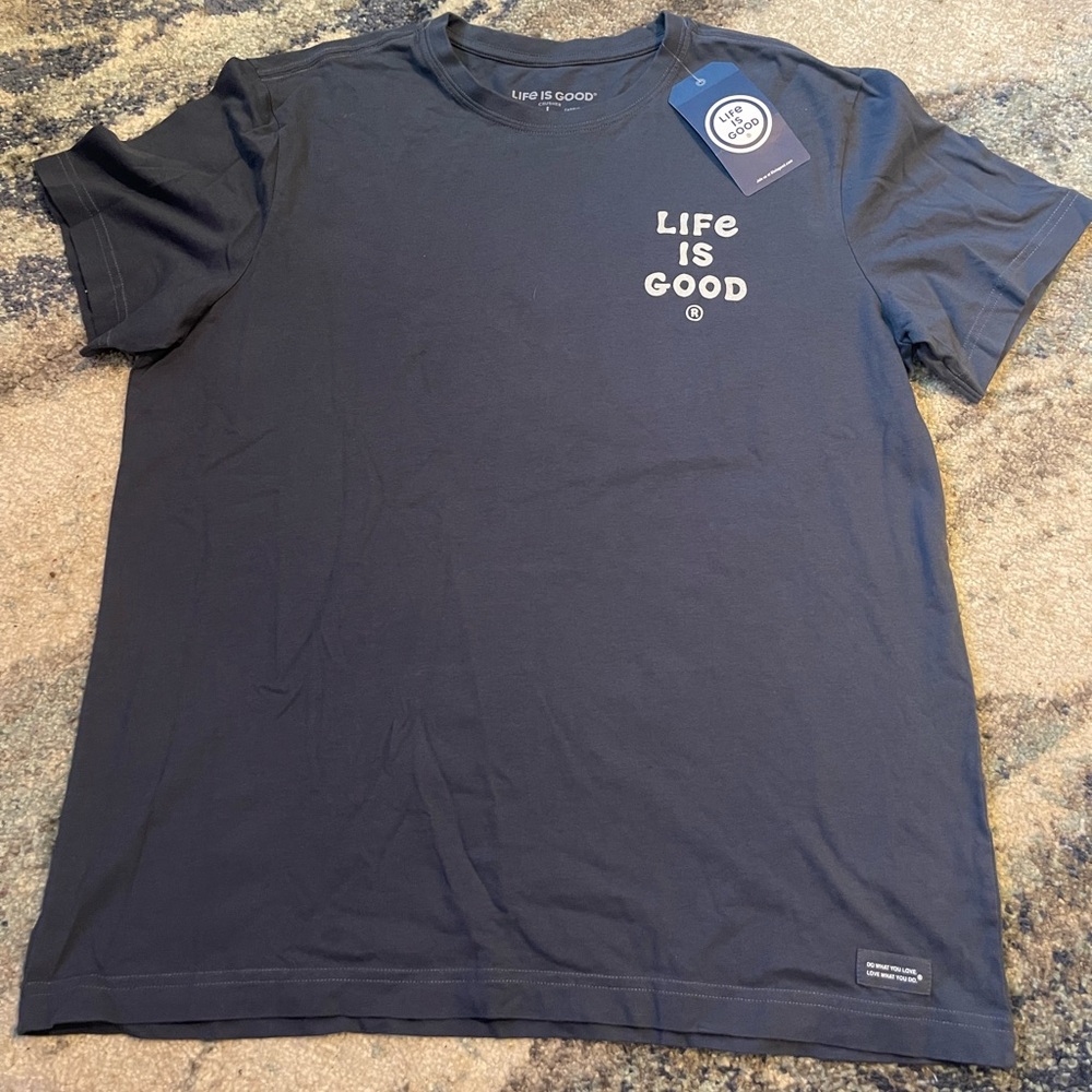 Life is Good Men’s T-Shirt, size large.
